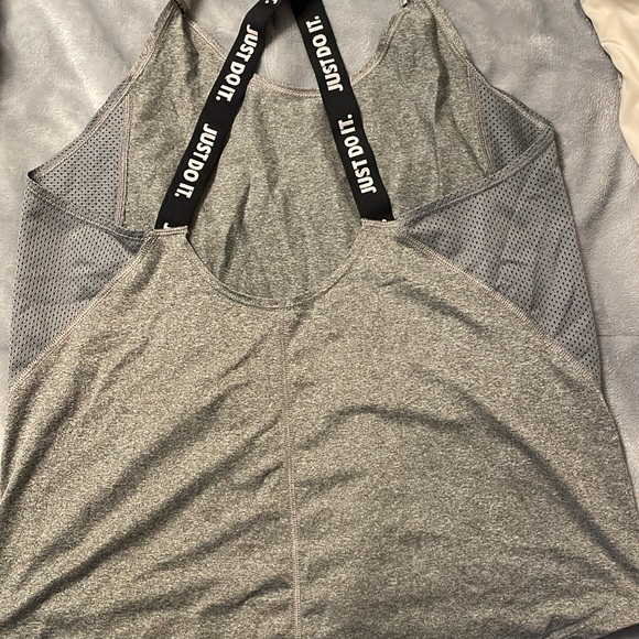 Nike medium - Picture 2 of 2
